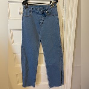 Light wash, crisscross, waistband, wide leg, jeans with side slits
